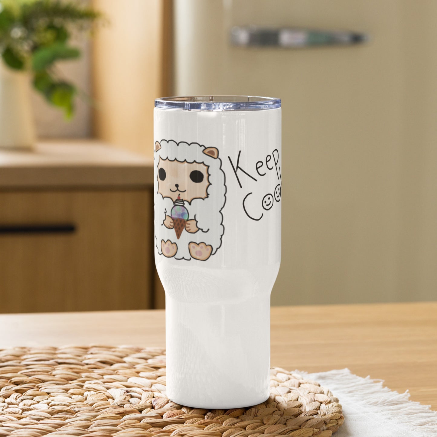 Travel mug with a handle